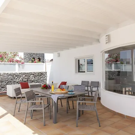 Villa Aphrodite And Apollo 4 Bedroom Puerto del Carmen (Lanzarote)