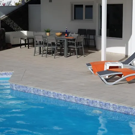Villa Aphrodite And Apollo 4 Bedroom Puerto del Carmen (Lanzarote)