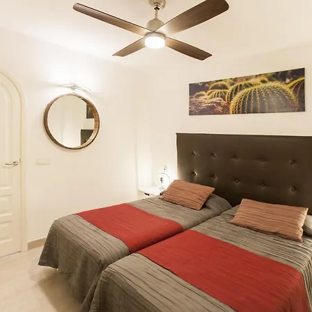 Aphrodite And Apollo 4 Bedroom Villa Puerto del Carmen (Lanzarote)